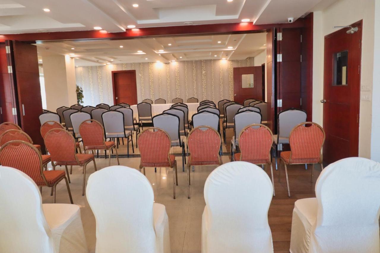 Crestmont Ashapurna Jaipur, Banipark Hotel Kültér fotó