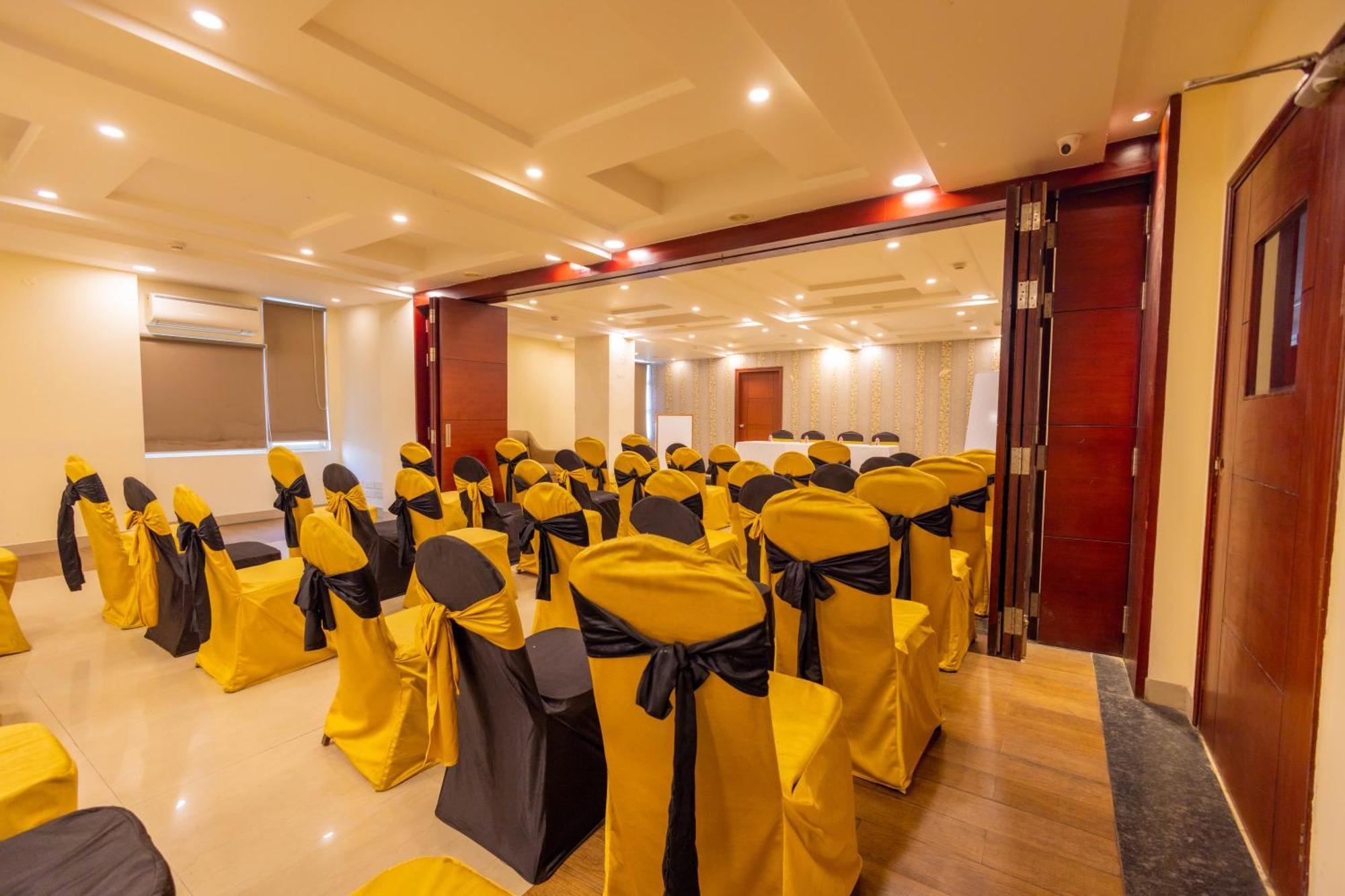 Crestmont Ashapurna Jaipur, Banipark Hotel Kültér fotó
