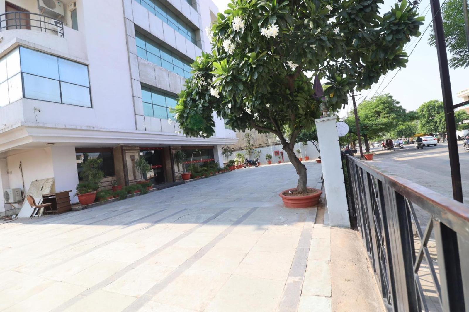 Crestmont Ashapurna Jaipur, Banipark Hotel Kültér fotó